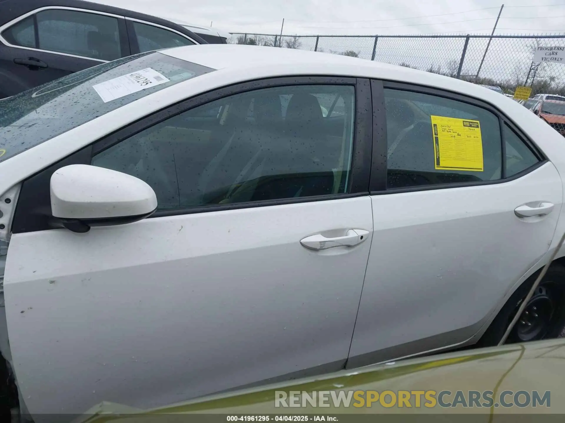 14 fotografías del automóvil dañado 2T1BURHE5KC205730 TOYOTA COROLLA 2019