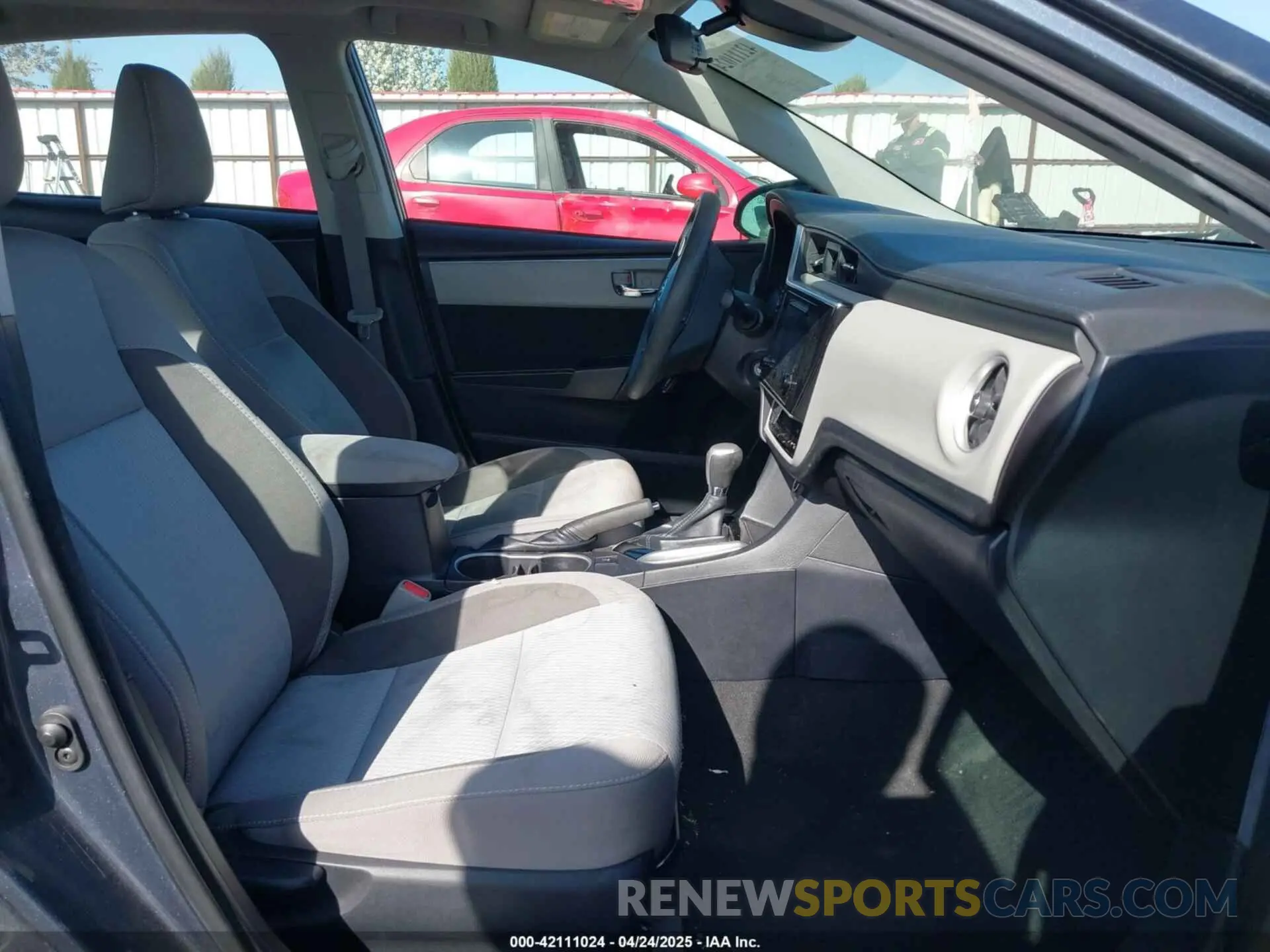 5 fotografías del automóvil dañado 2T1BURHE5KC226237 TOYOTA COROLLA 2019