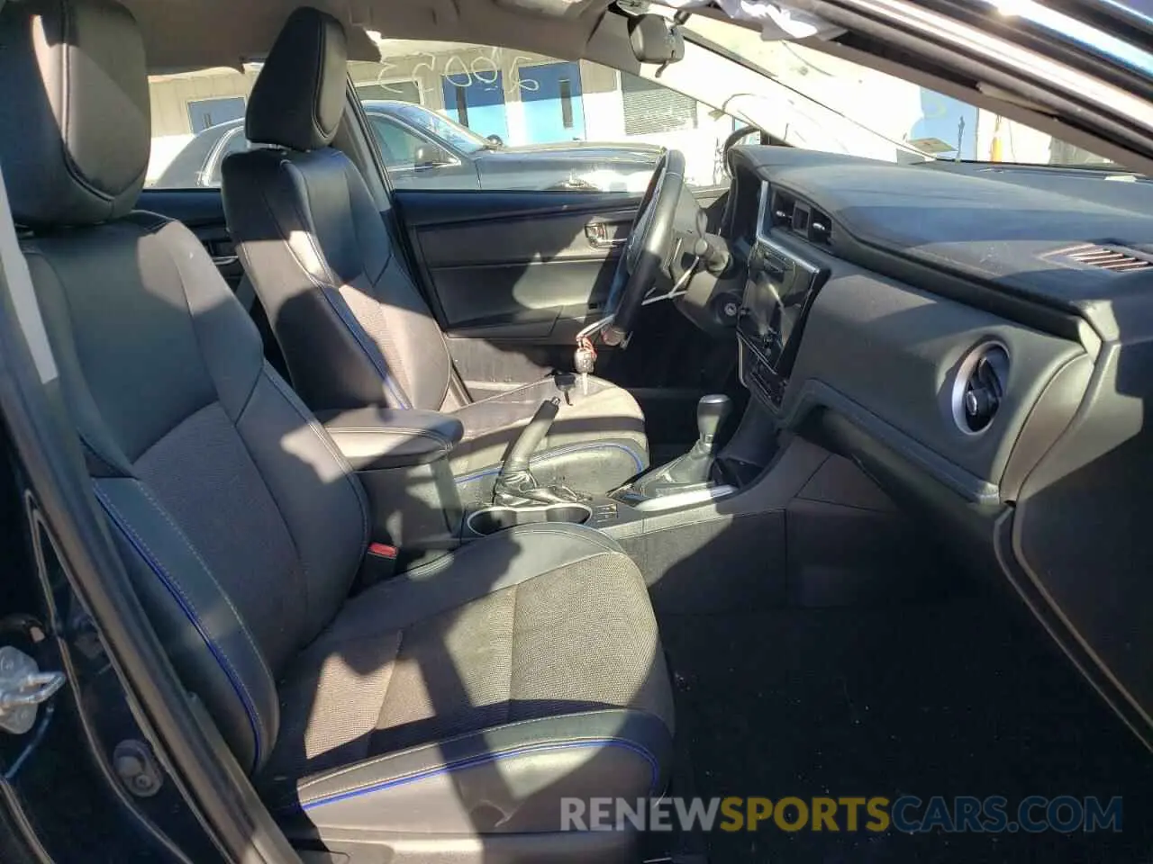 5 fotografías del automóvil dañado 2T1BURHE5KC247069 TOYOTA COROLLA 2019