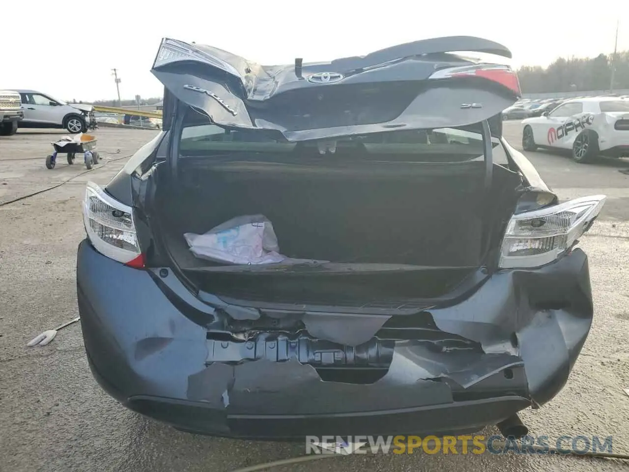 6 fotografías del automóvil dañado 2T1BURHE6KC136546 TOYOTA COROLLA 2019