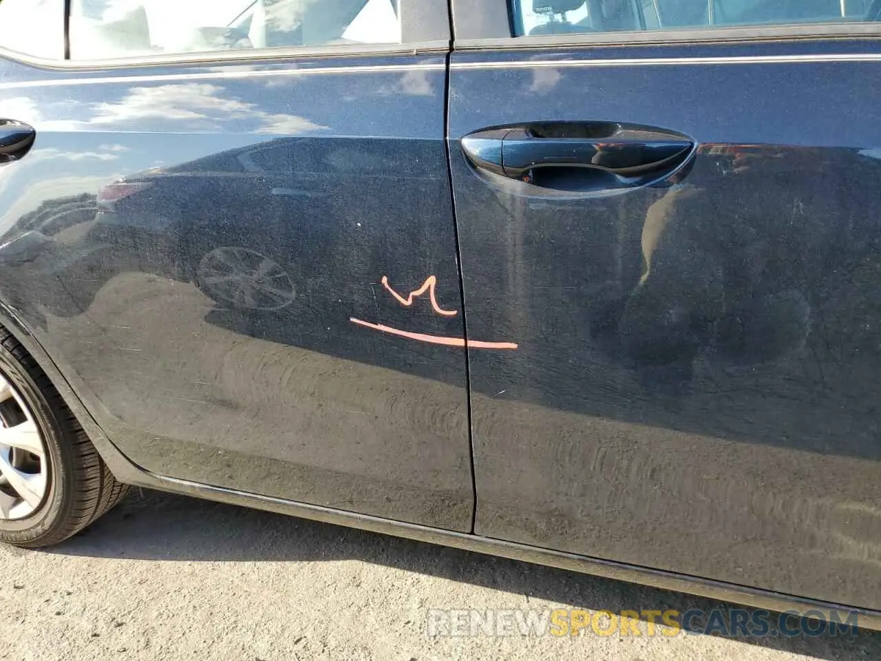 9 fotografías del automóvil dañado 2T1BURHE6KC156683 TOYOTA COROLLA 2019