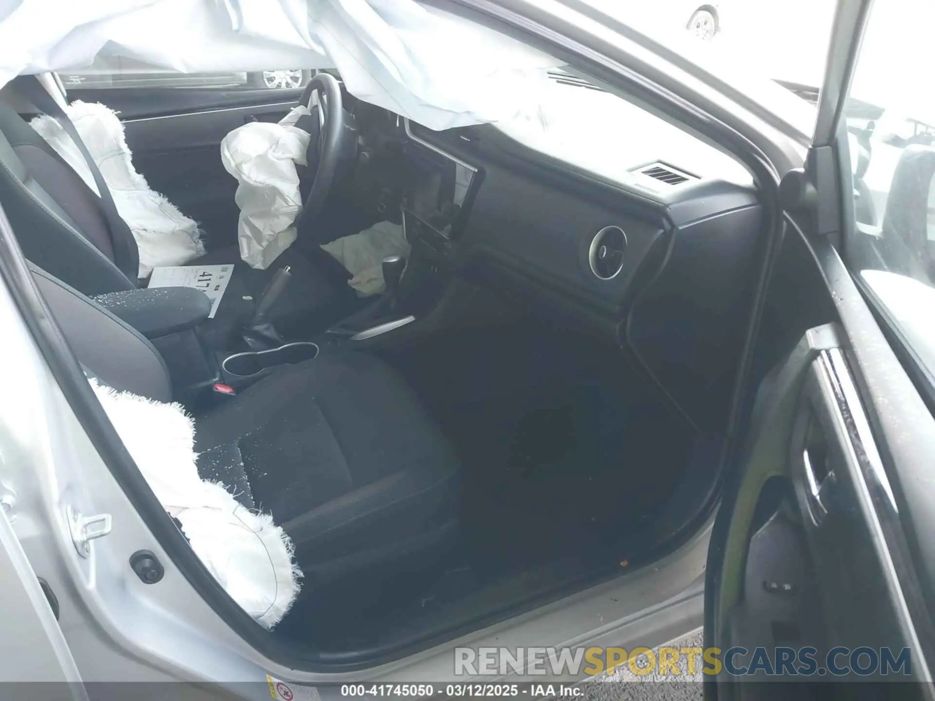 5 fotografías del automóvil dañado 2T1BURHE6KC157476 TOYOTA COROLLA 2019