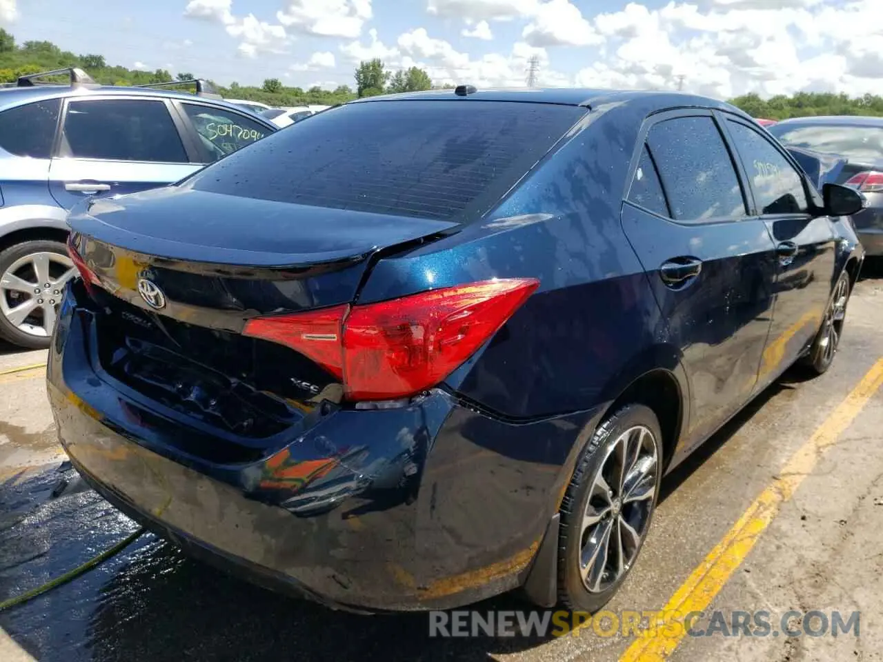 4 fotografías del automóvil dañado 2T1BURHE6KC157879 TOYOTA COROLLA 2019