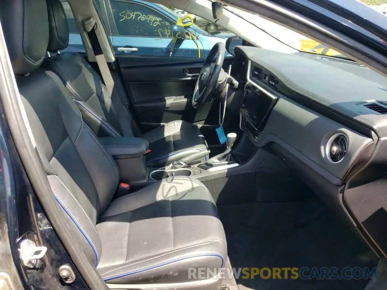 5 fotografías del automóvil dañado 2T1BURHE6KC157879 TOYOTA COROLLA 2019