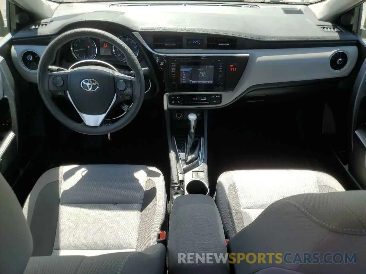 8 fotografías del automóvil dañado 2T1BURHE6KC158241 TOYOTA COROLLA 2019