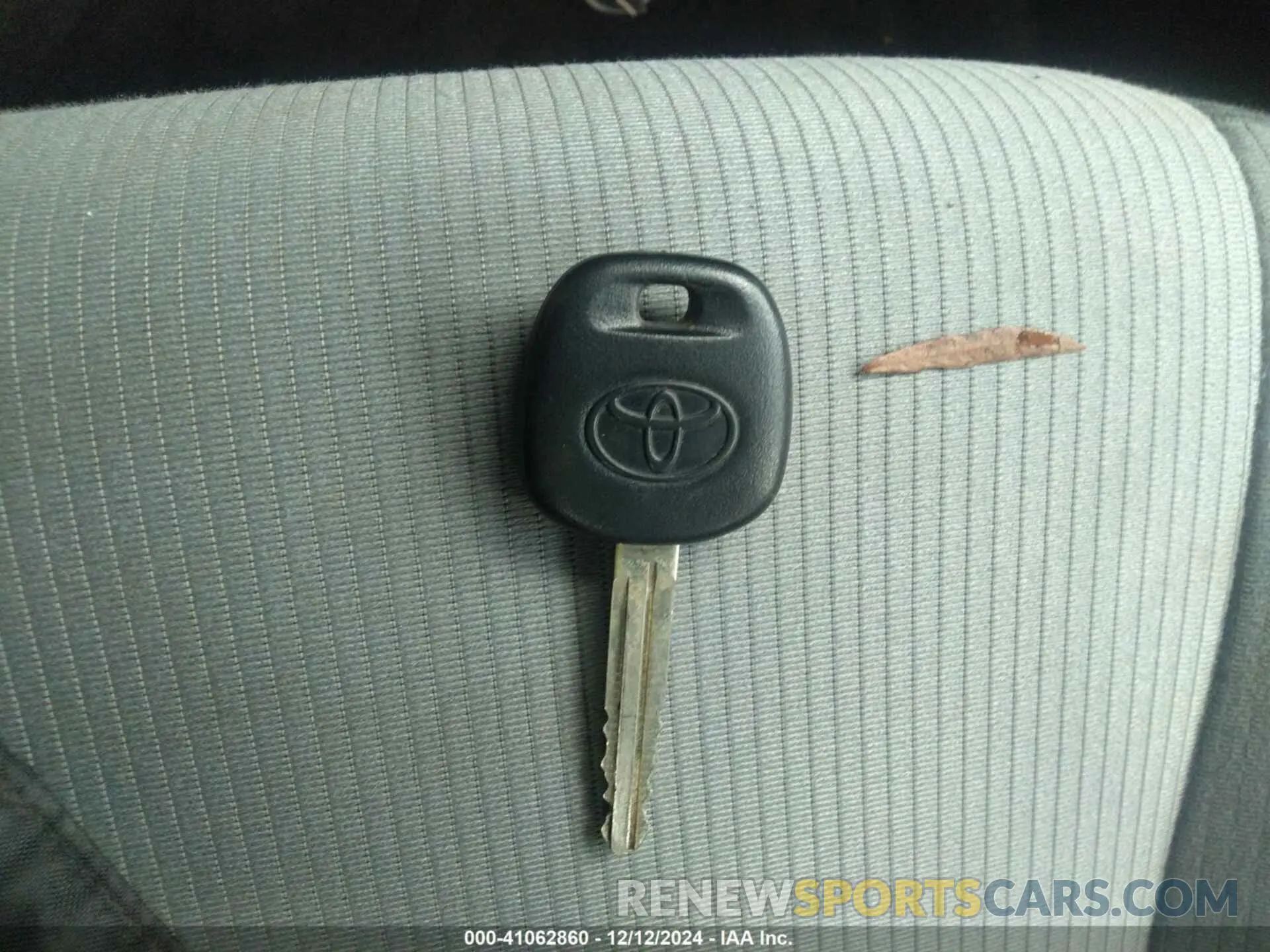 11 fotografías del automóvil dañado 2T1BURHE6KC174813 TOYOTA COROLLA 2019