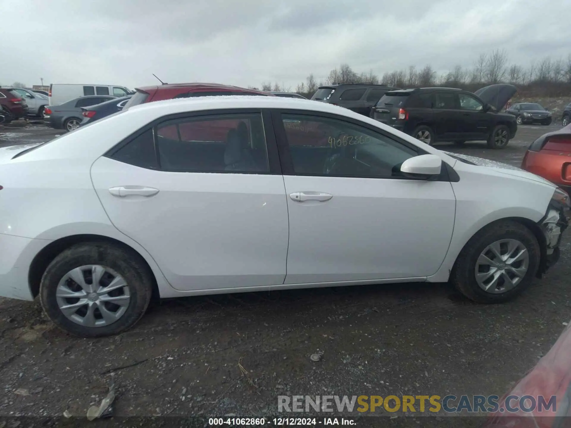 14 fotografías del automóvil dañado 2T1BURHE6KC174813 TOYOTA COROLLA 2019