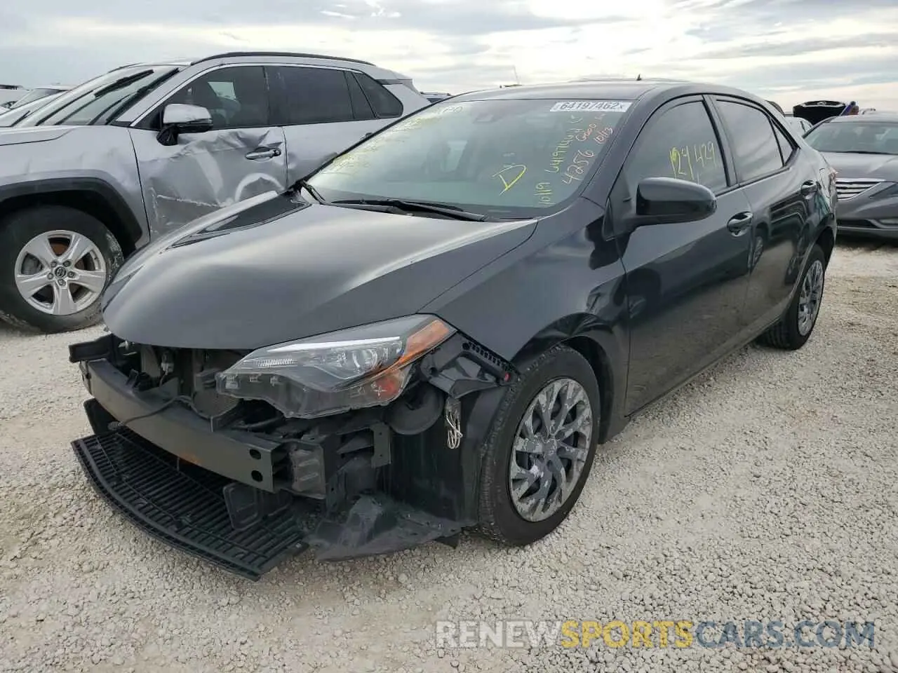 2 fotografías del automóvil dañado 2T1BURHE6KC184256 TOYOTA COROLLA 2019