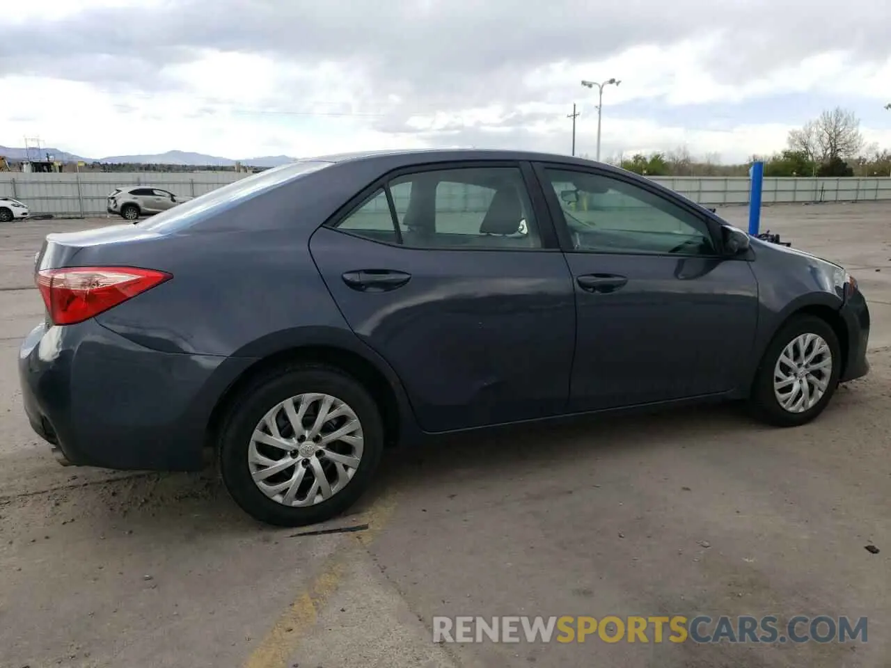 3 fotografías del automóvil dañado 2T1BURHE6KC189697 TOYOTA COROLLA 2019