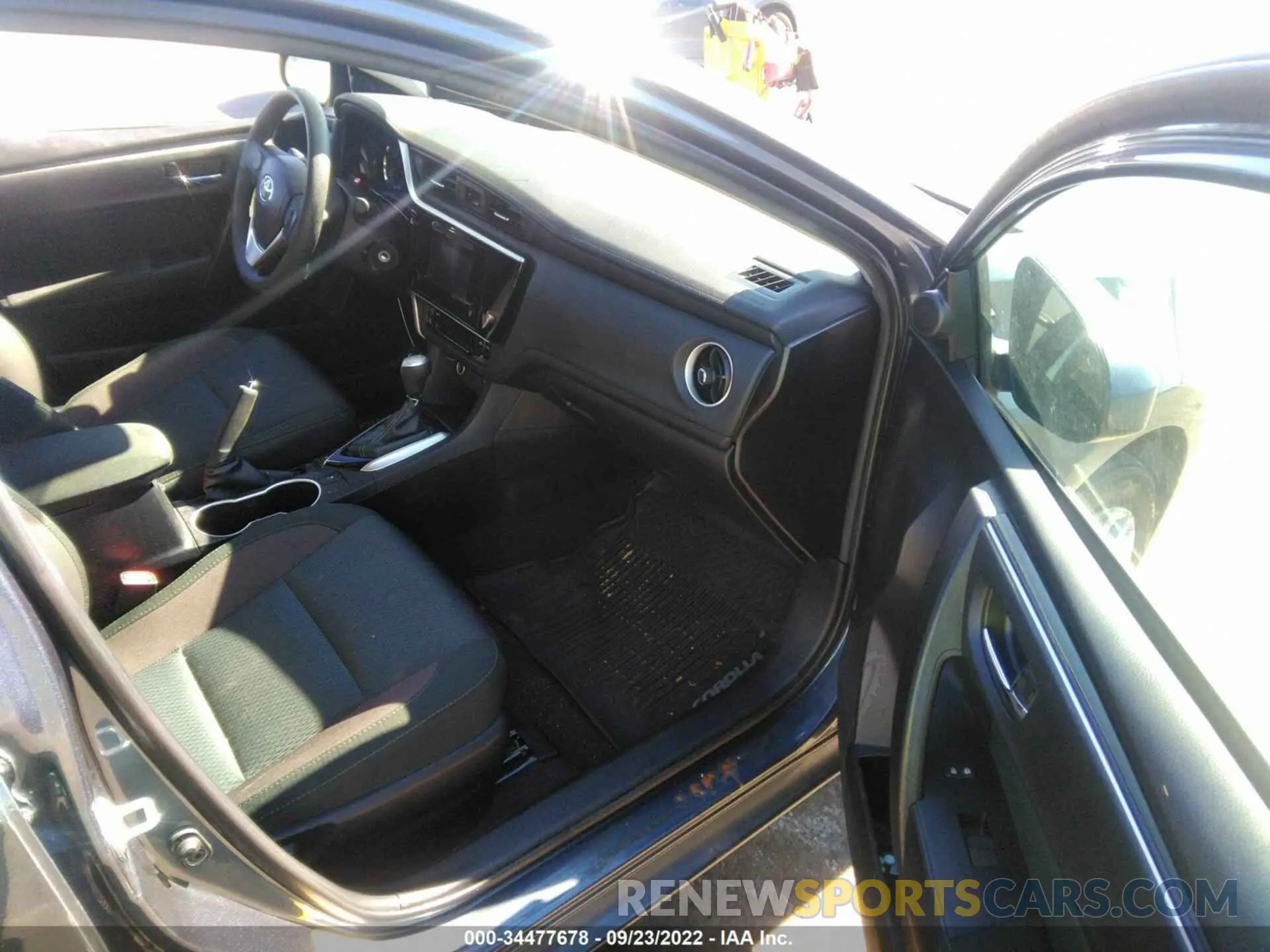 5 fotografías del automóvil dañado 2T1BURHE6KC191305 TOYOTA COROLLA 2019