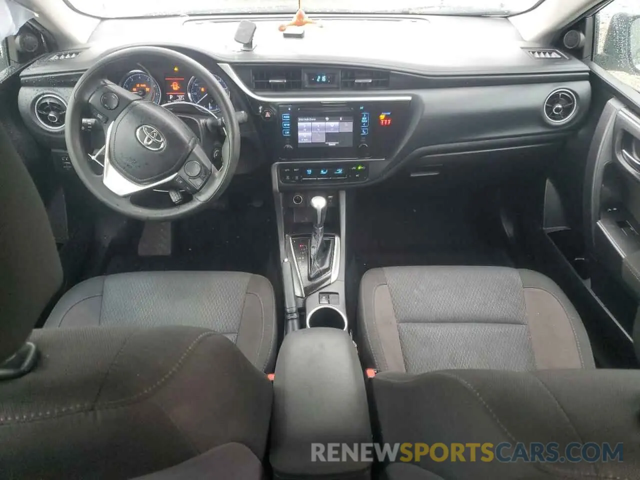 8 fotografías del automóvil dañado 2T1BURHE6KC194219 TOYOTA COROLLA 2019