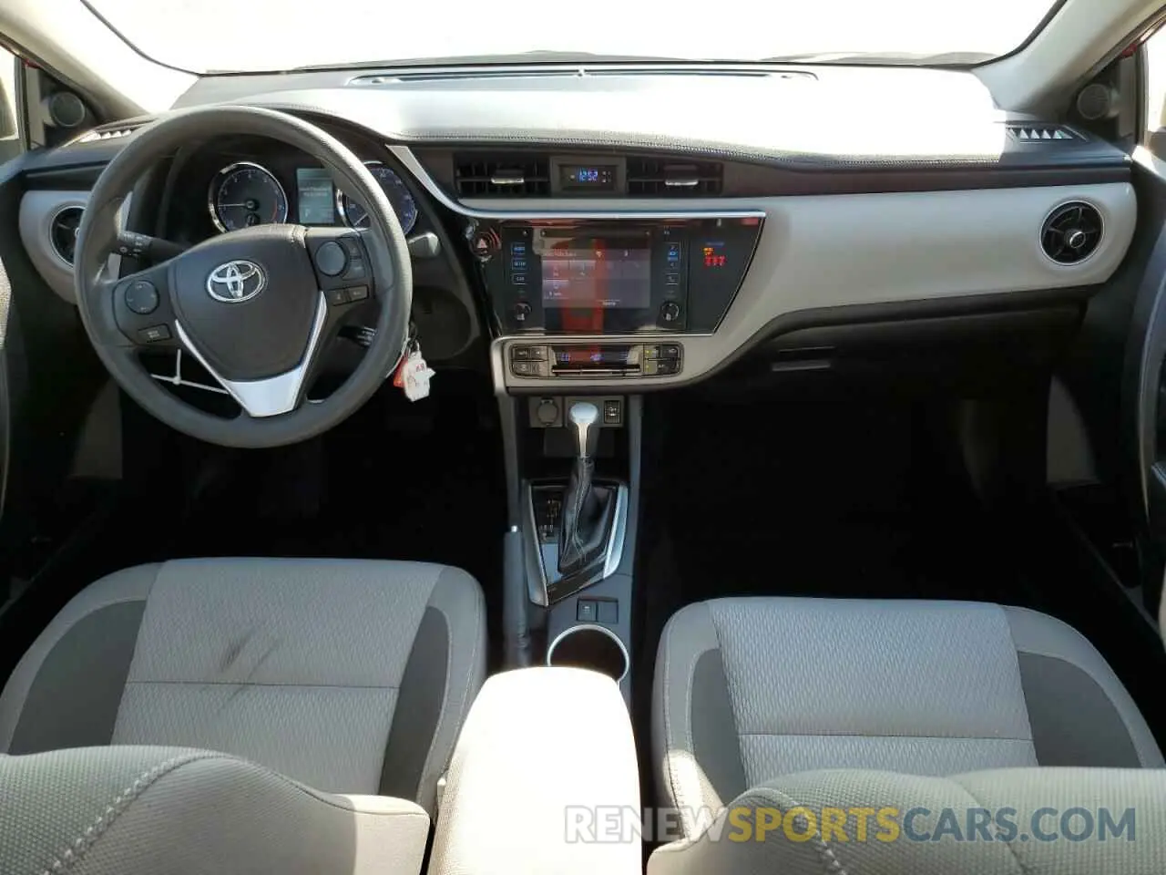 8 fotografías del automóvil dañado 2T1BURHE6KC194267 TOYOTA COROLLA 2019
