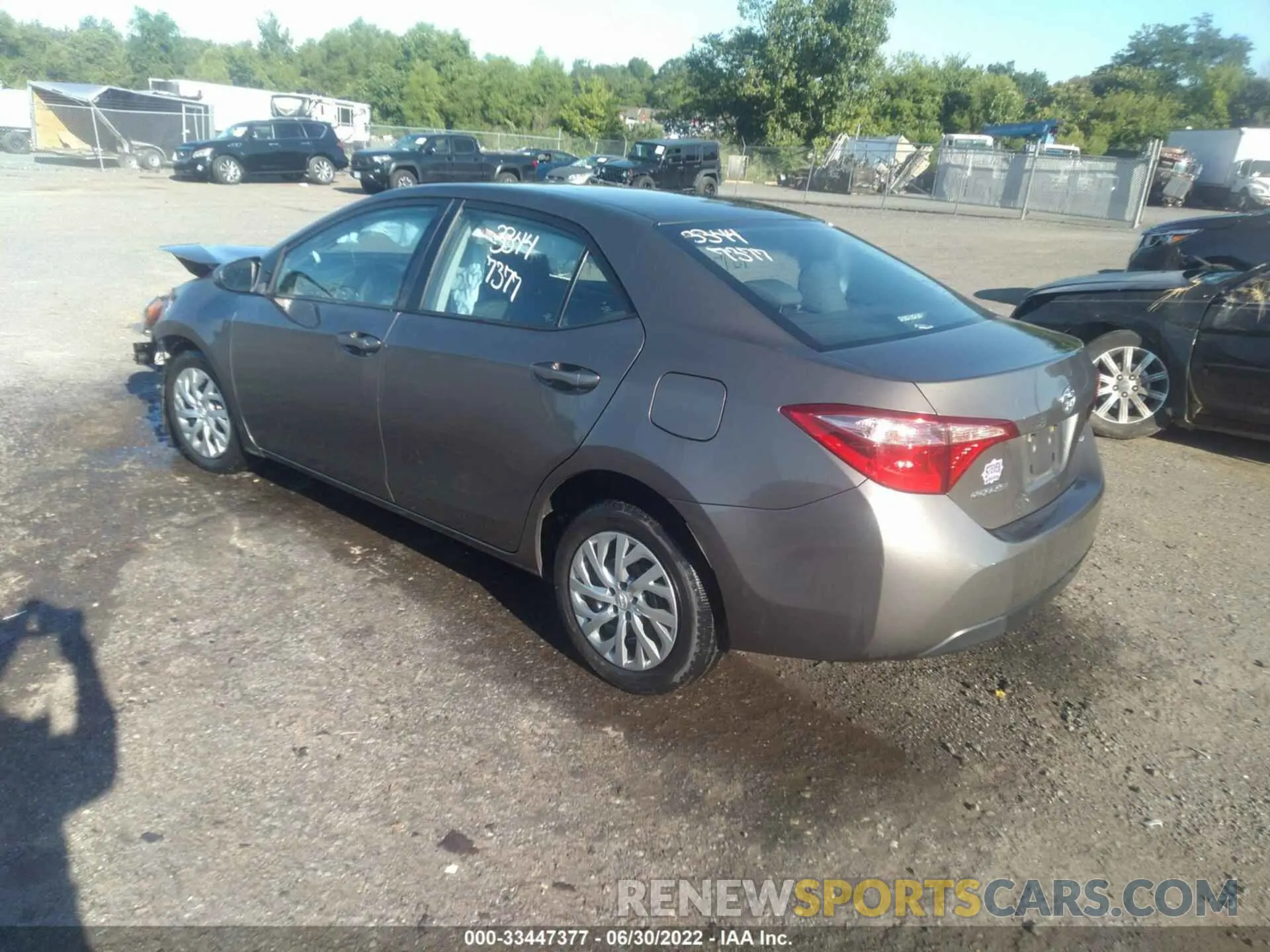 3 fotografías del automóvil dañado 2T1BURHE6KC197444 TOYOTA COROLLA 2019