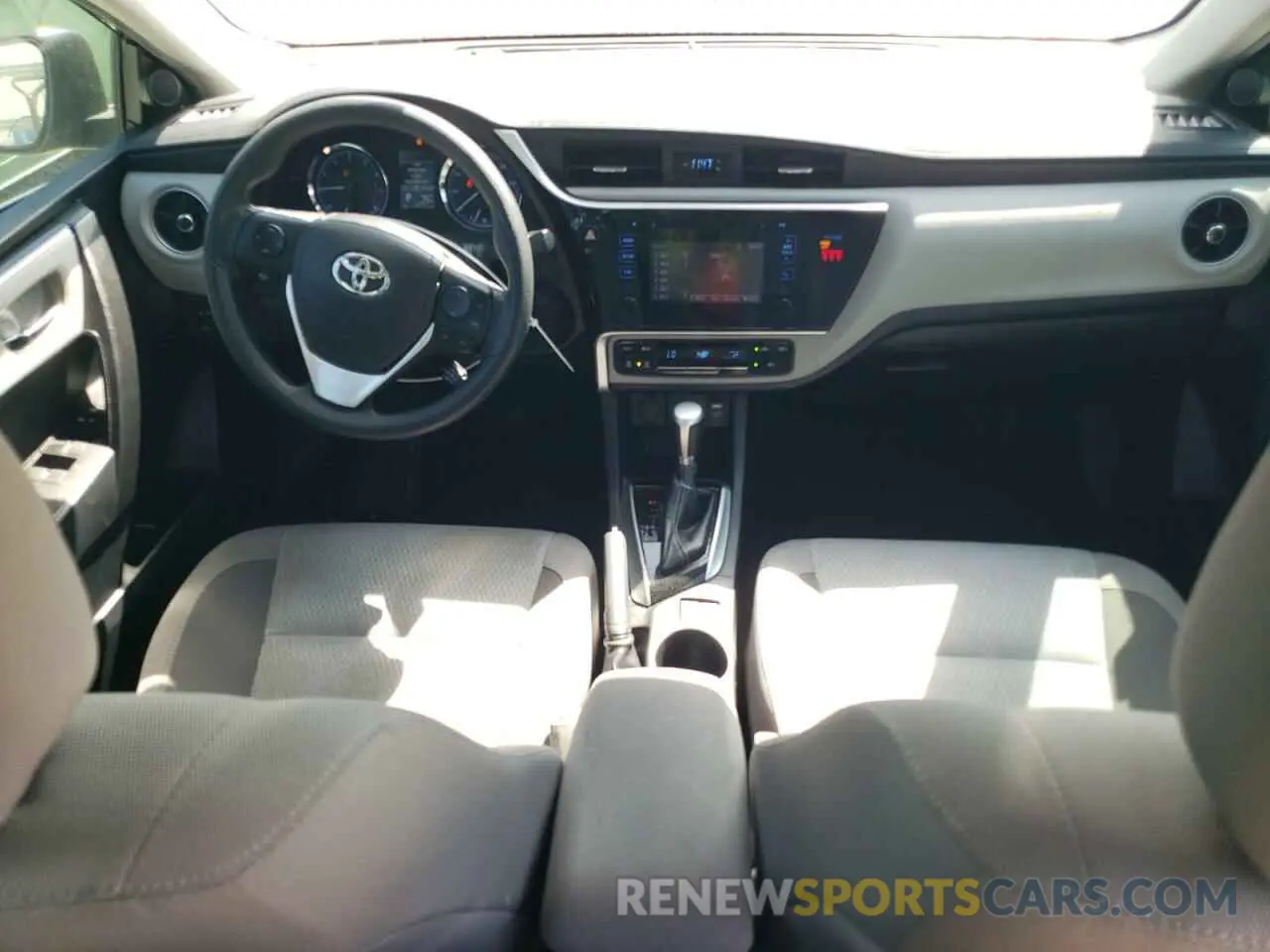 8 fotografías del automóvil dañado 2T1BURHE6KC206966 TOYOTA COROLLA 2019