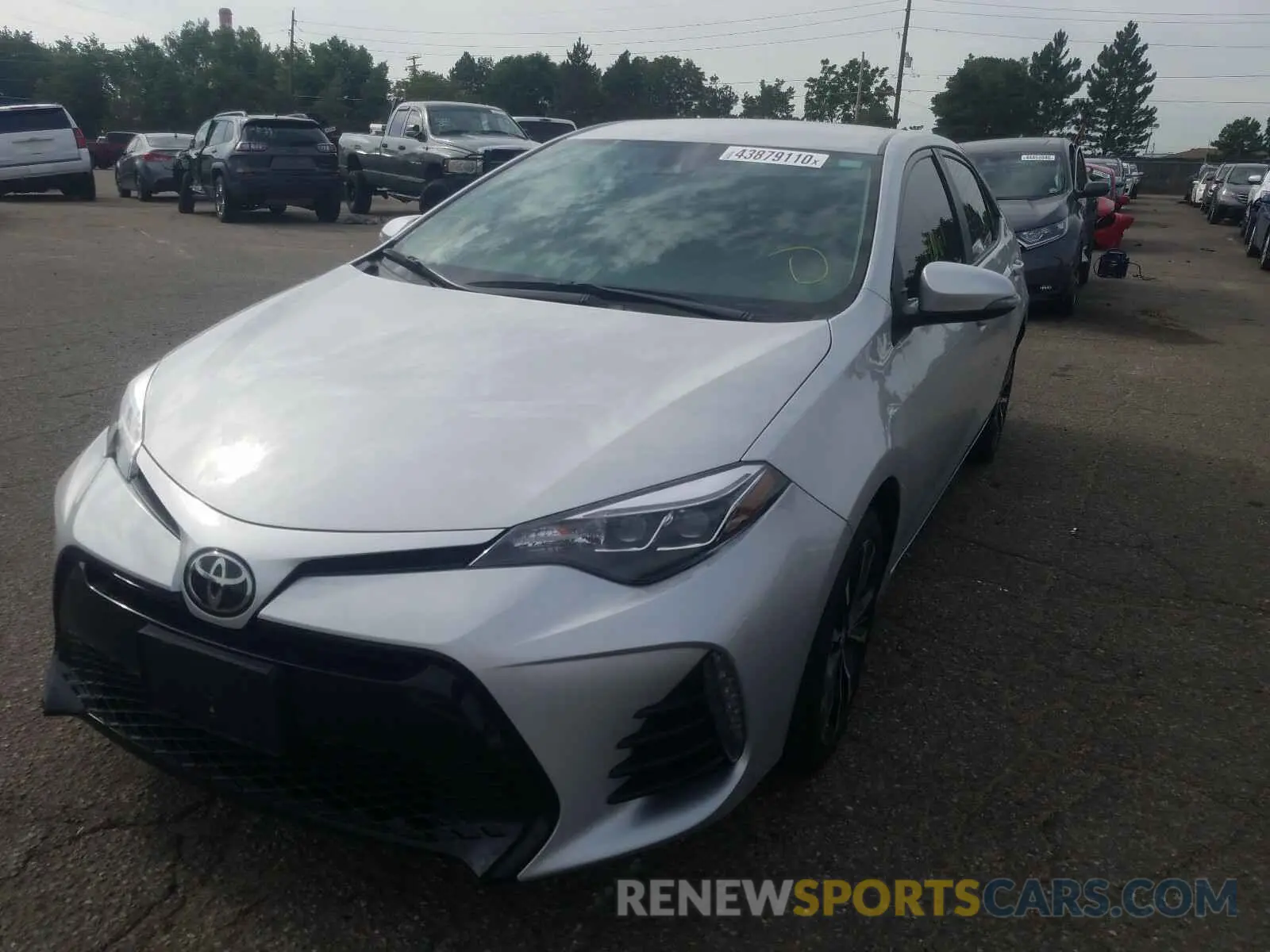 2 fotografías del automóvil dañado 2T1BURHE6KC211021 TOYOTA COROLLA 2019
