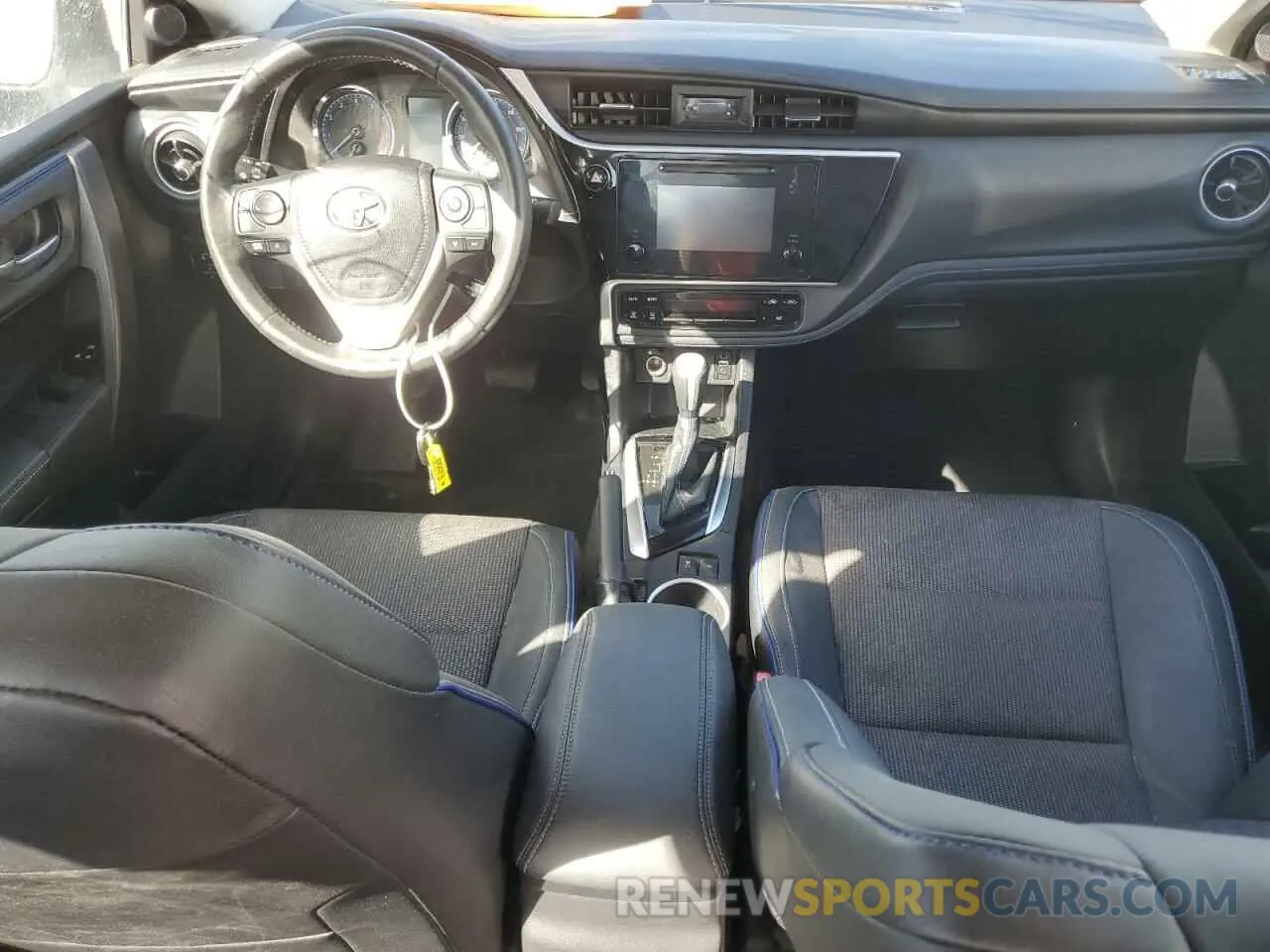 8 fotografías del automóvil dañado 2T1BURHE6KC211052 TOYOTA COROLLA 2019