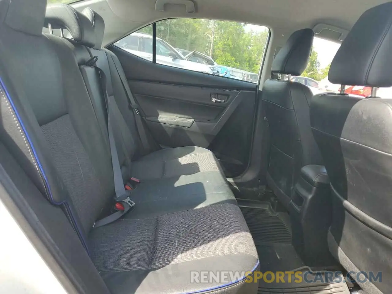 10 fotografías del automóvil dañado 2T1BURHE6KC211116 TOYOTA COROLLA 2019