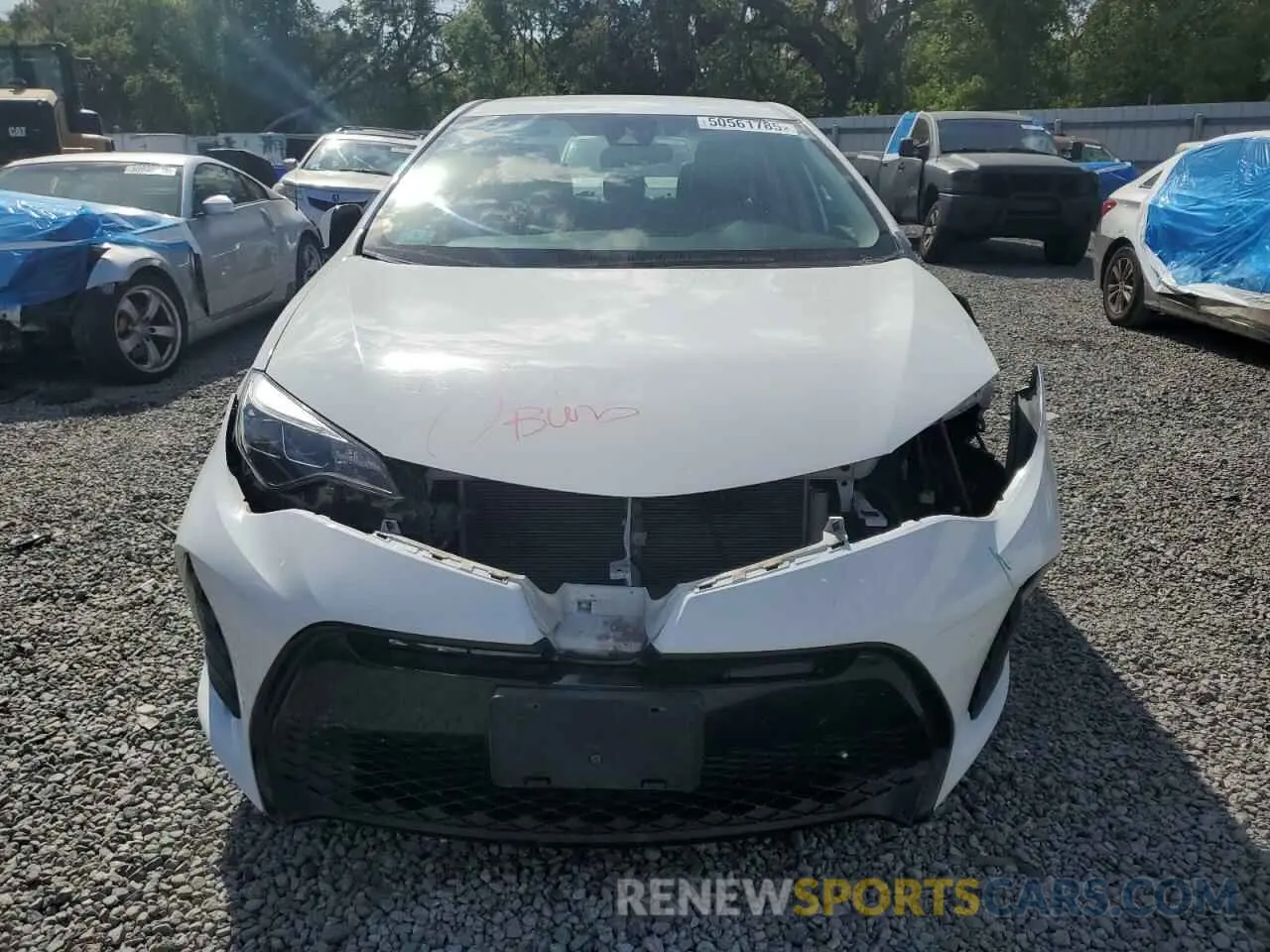 5 fotografías del automóvil dañado 2T1BURHE6KC211116 TOYOTA COROLLA 2019