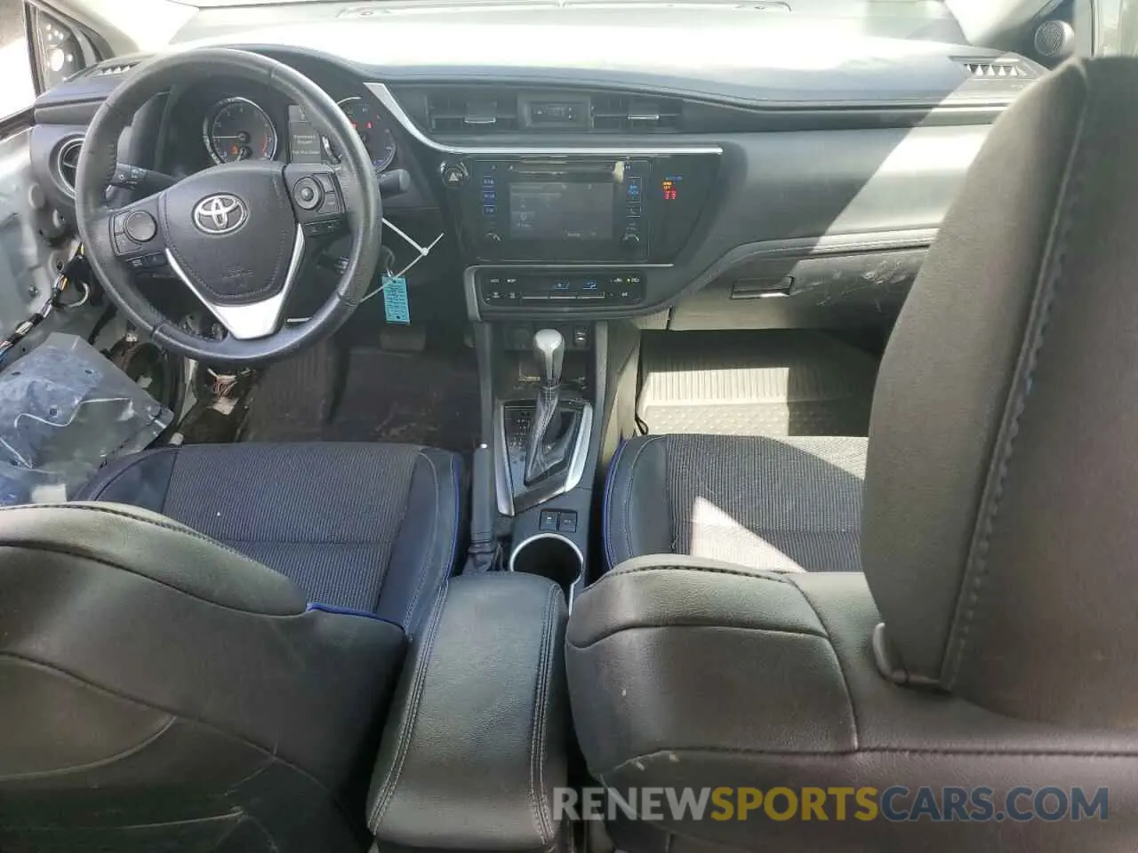 8 fotografías del automóvil dañado 2T1BURHE6KC211116 TOYOTA COROLLA 2019