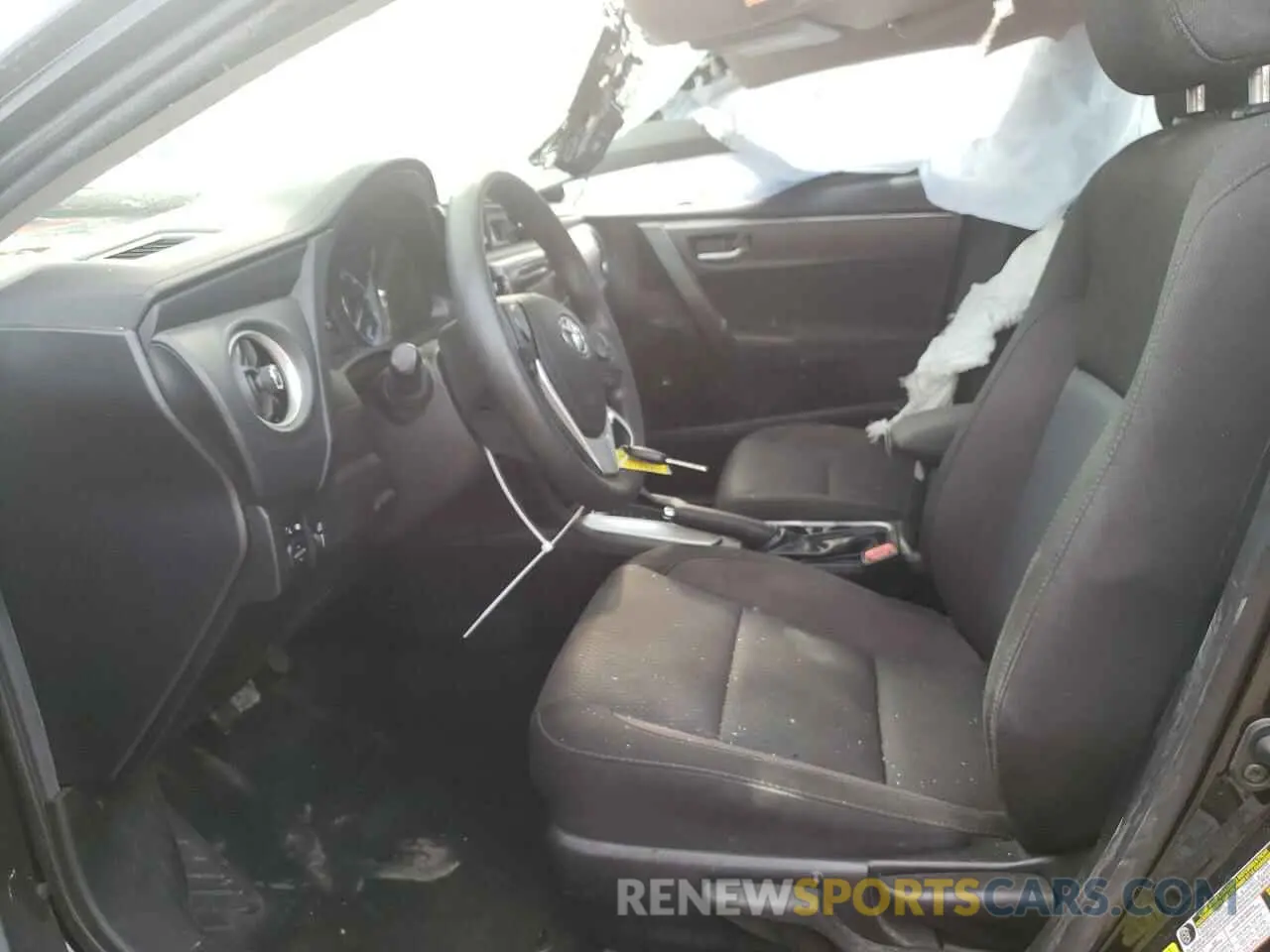 5 fotografías del automóvil dañado 2T1BURHE6KC213772 TOYOTA COROLLA 2019
