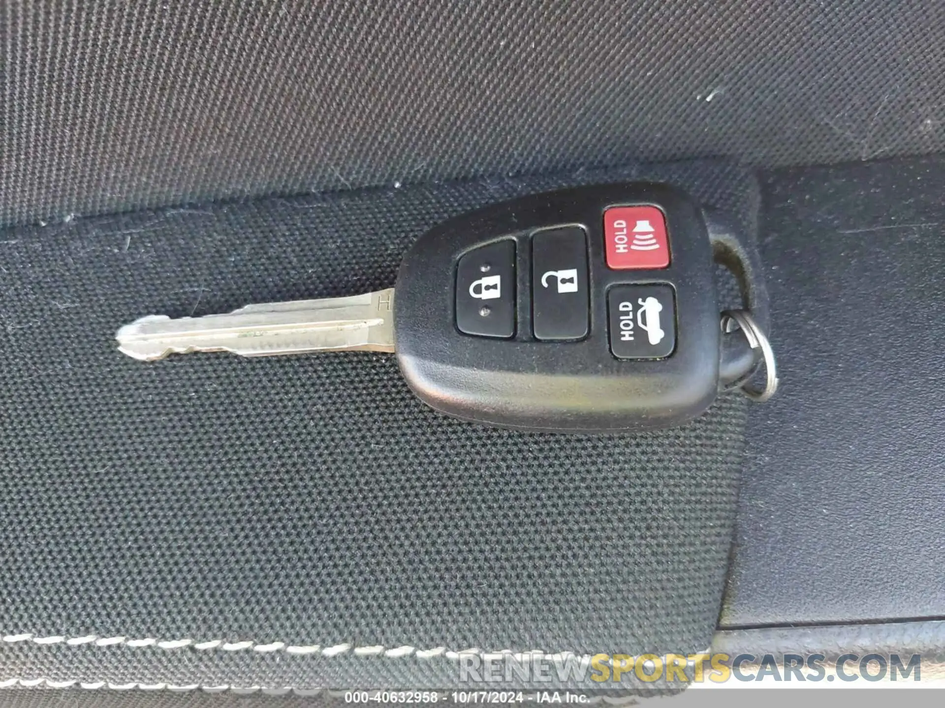 11 fotografías del automóvil dañado 2T1BURHE6KC219846 TOYOTA COROLLA 2019