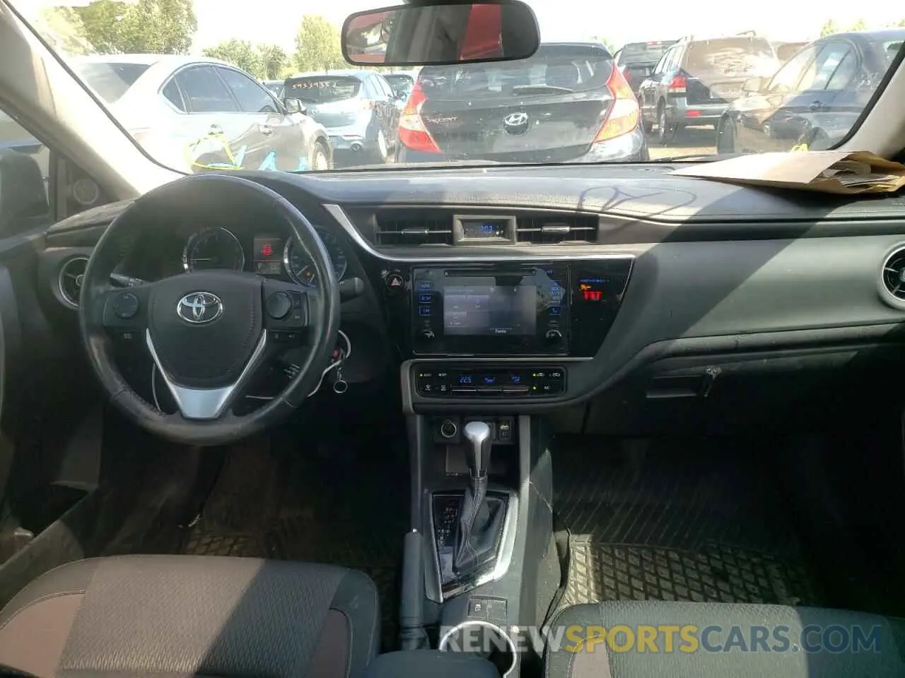 5 fotografías del automóvil dañado 2T1BURHE6KC225355 TOYOTA COROLLA 2019