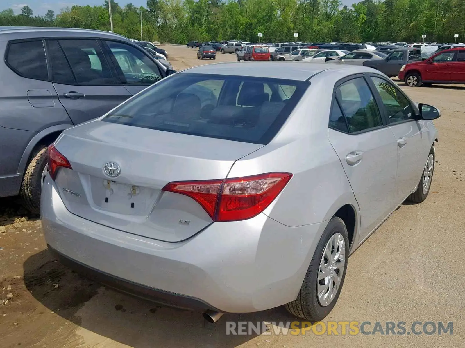 4 fotografías del automóvil dañado 2T1BURHE6KC243029 TOYOTA COROLLA 2019