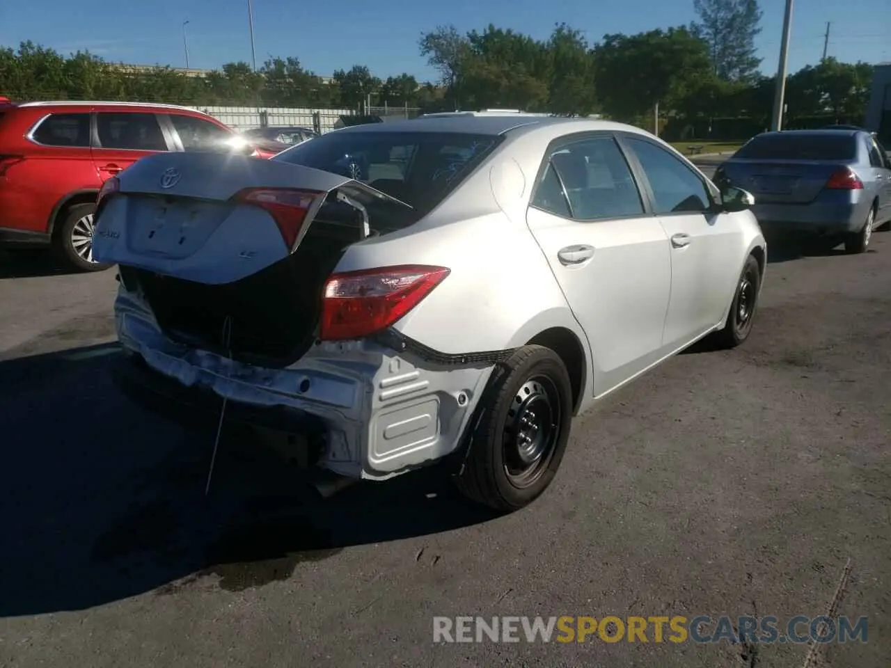 4 fotografías del automóvil dañado 2T1BURHE6KC243077 TOYOTA COROLLA 2019