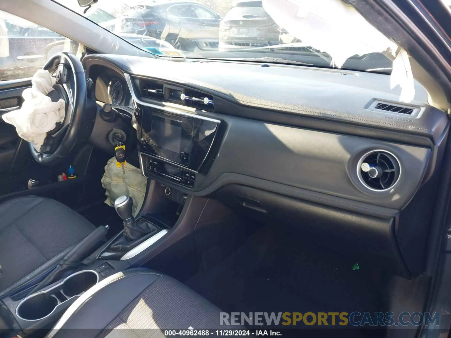 5 fotografías del automóvil dañado 2T1BURHE7KC137480 TOYOTA COROLLA 2019