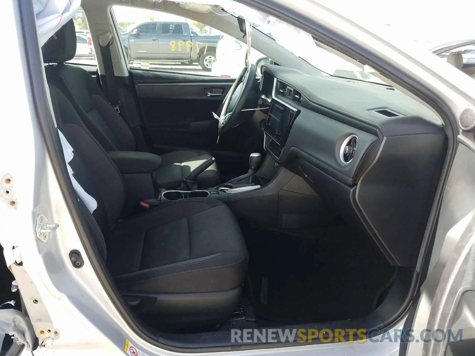 5 fotografías del automóvil dañado 2T1BURHE7KC179213 TOYOTA COROLLA 2019