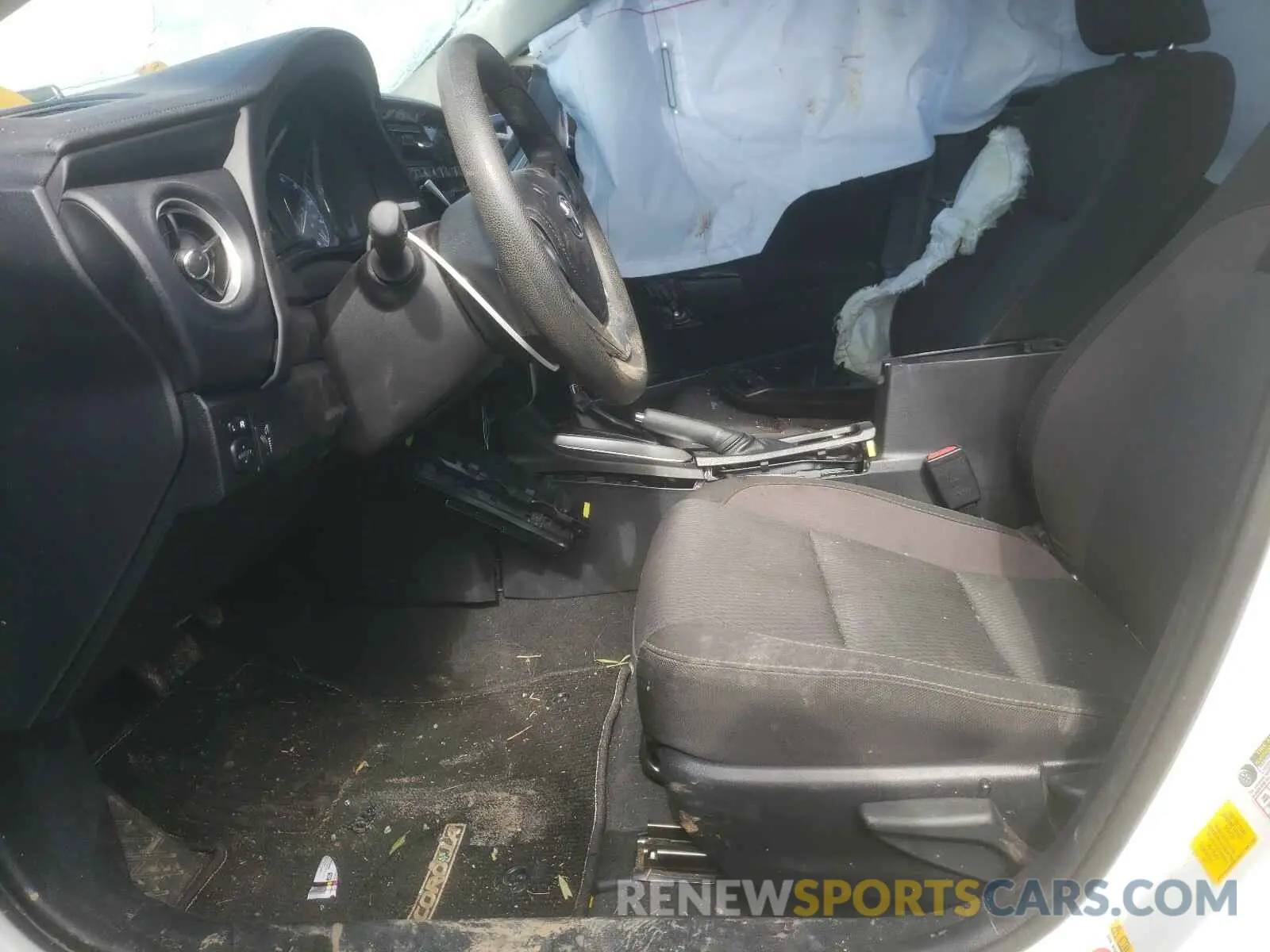 5 fotografías del automóvil dañado 2T1BURHE7KC195380 TOYOTA COROLLA 2019