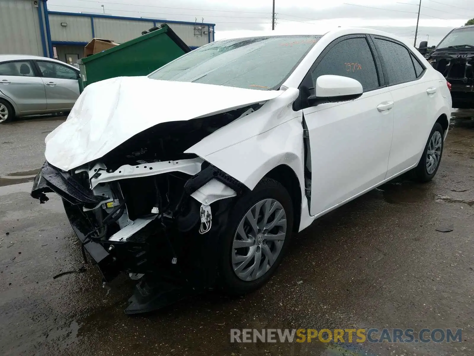 2 fotografías del automóvil dañado 2T1BURHE7KC197422 TOYOTA COROLLA 2019