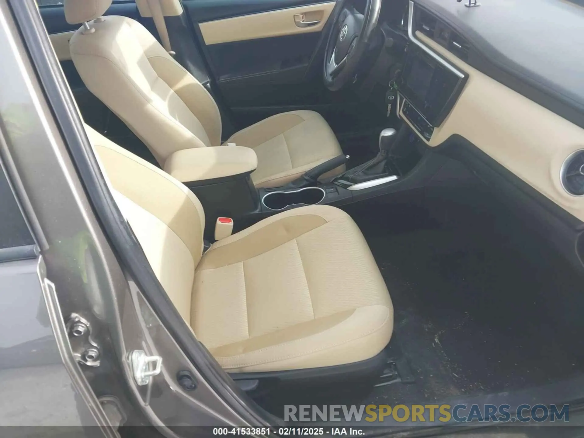 5 fotografías del automóvil dañado 2T1BURHE7KC209603 TOYOTA COROLLA 2019