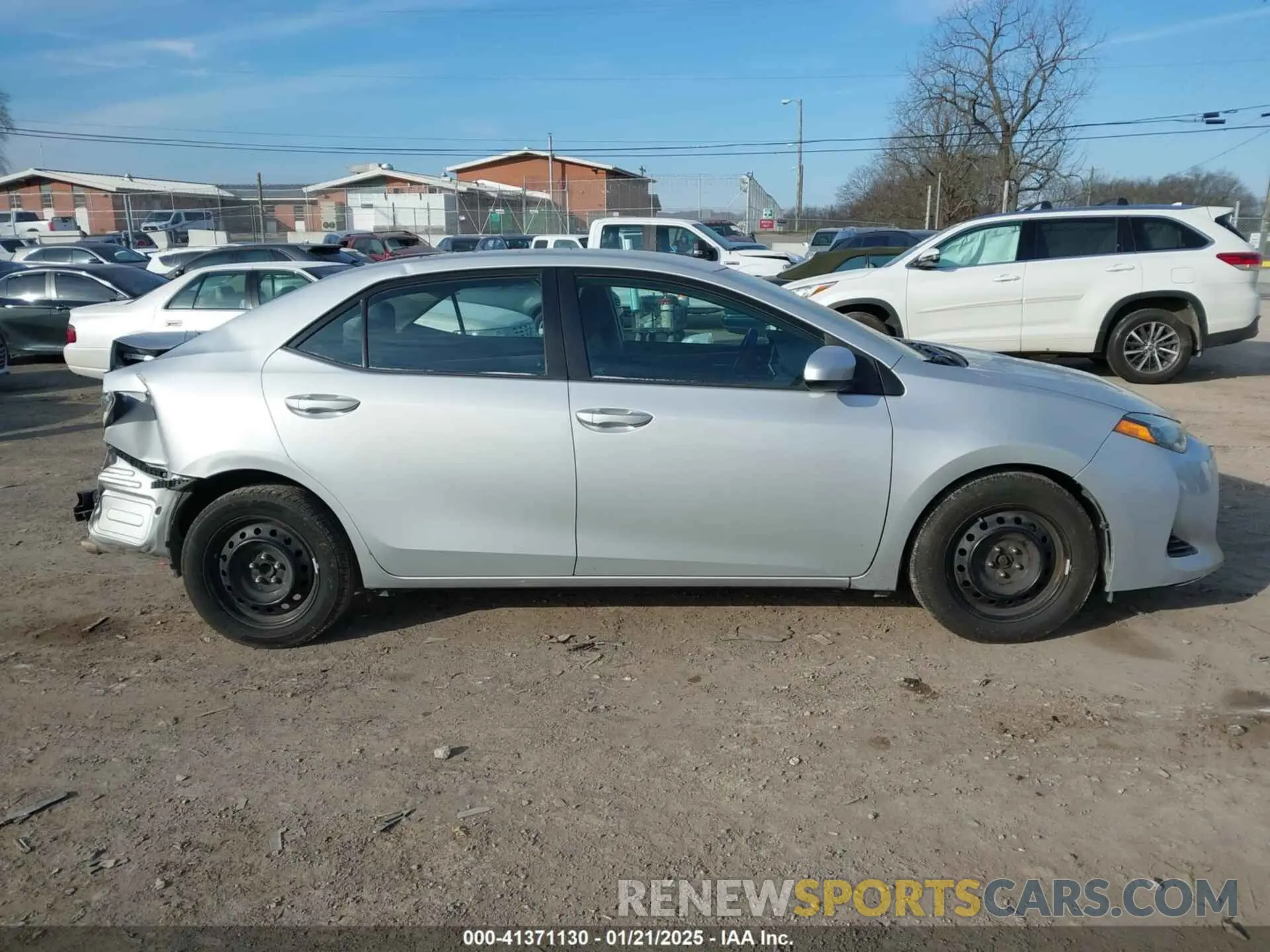 14 fotografías del automóvil dañado 2T1BURHE7KC223002 TOYOTA COROLLA 2019