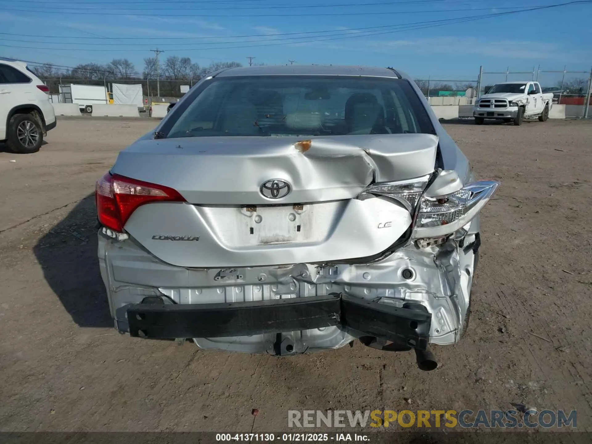 17 fotografías del automóvil dañado 2T1BURHE7KC223002 TOYOTA COROLLA 2019