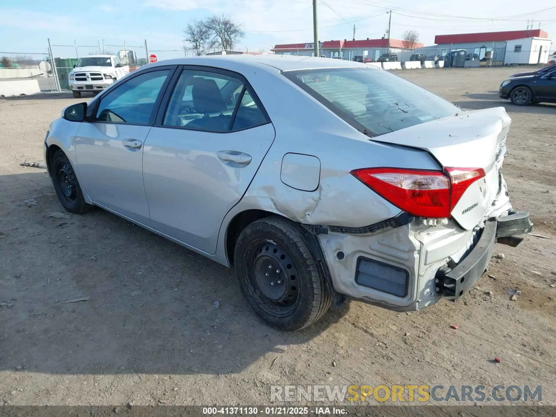 3 fotografías del automóvil dañado 2T1BURHE7KC223002 TOYOTA COROLLA 2019