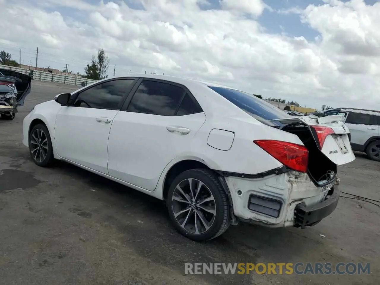 2 fotografías del automóvil dañado 2T1BURHE7KC224084 TOYOTA COROLLA 2019