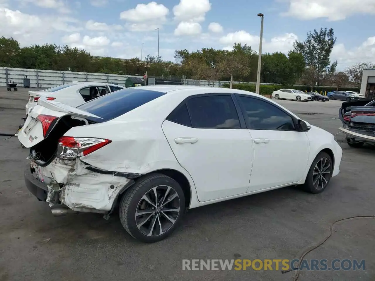 3 fotografías del automóvil dañado 2T1BURHE7KC224084 TOYOTA COROLLA 2019