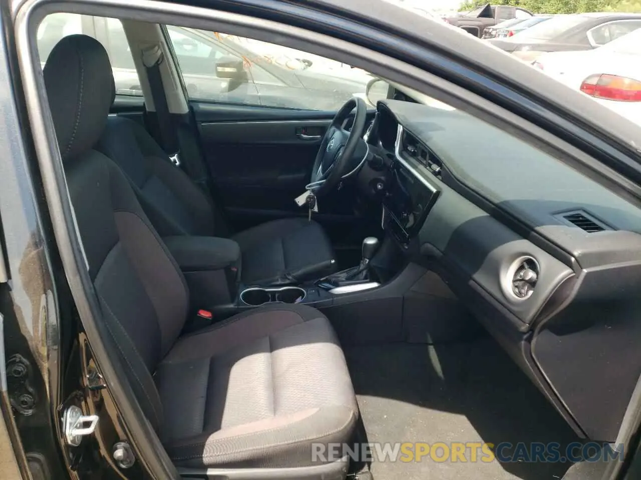 5 fotografías del automóvil dañado 2T1BURHE7KC235621 TOYOTA COROLLA 2019