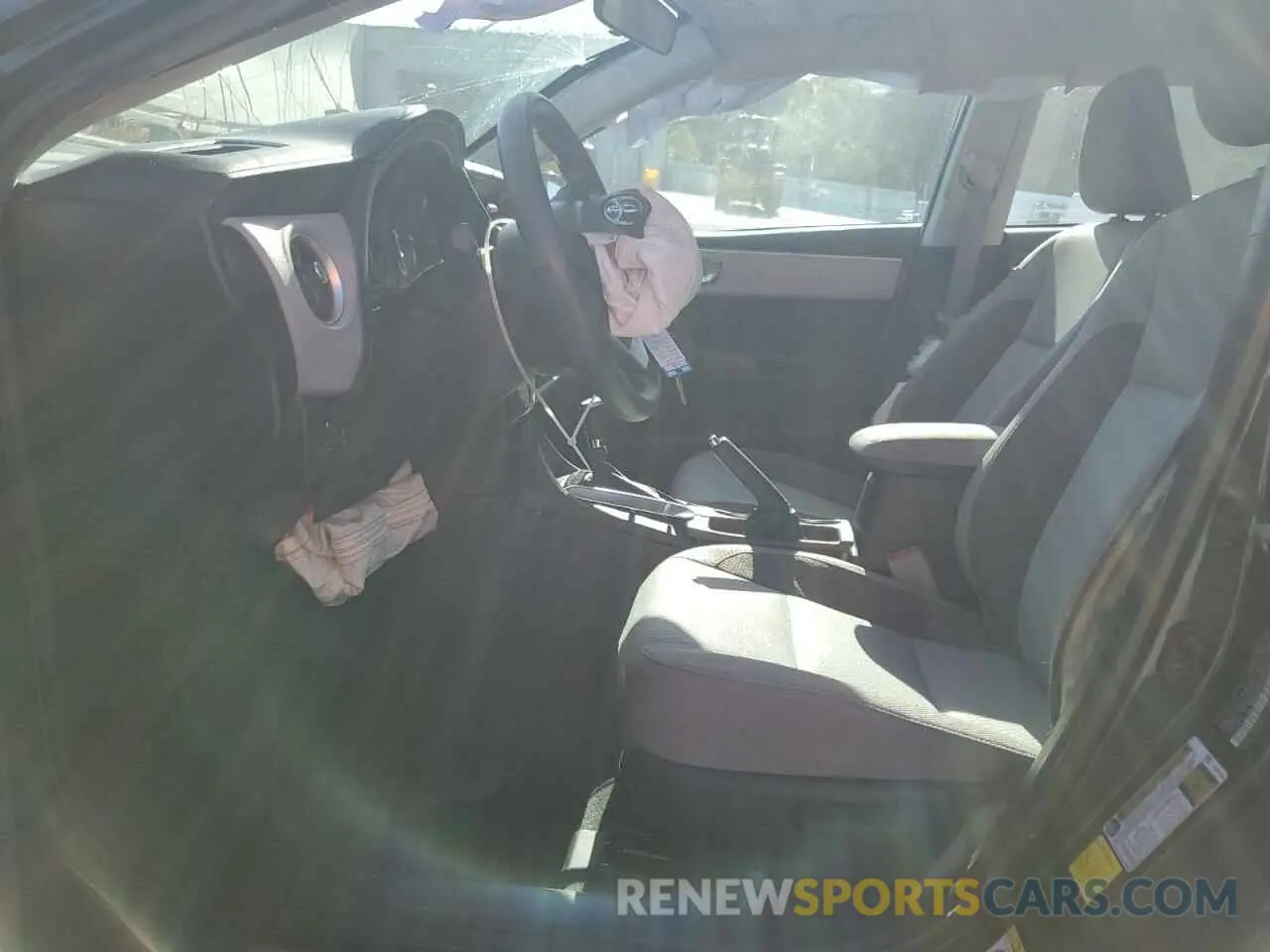 7 fotografías del automóvil dañado 2T1BURHE7KC240656 TOYOTA COROLLA 2019
