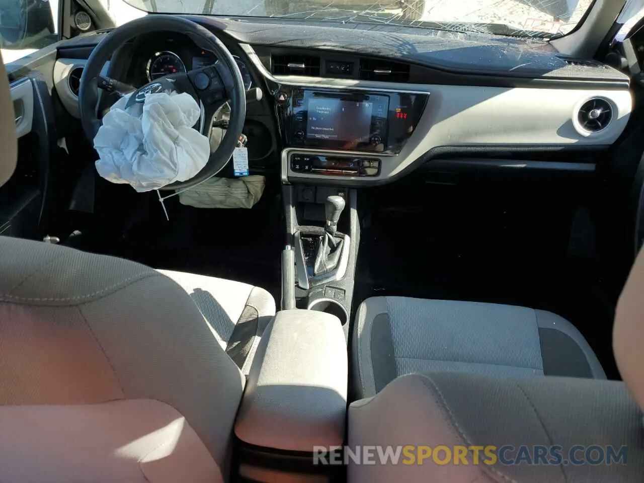 8 fotografías del automóvil dañado 2T1BURHE7KC240656 TOYOTA COROLLA 2019