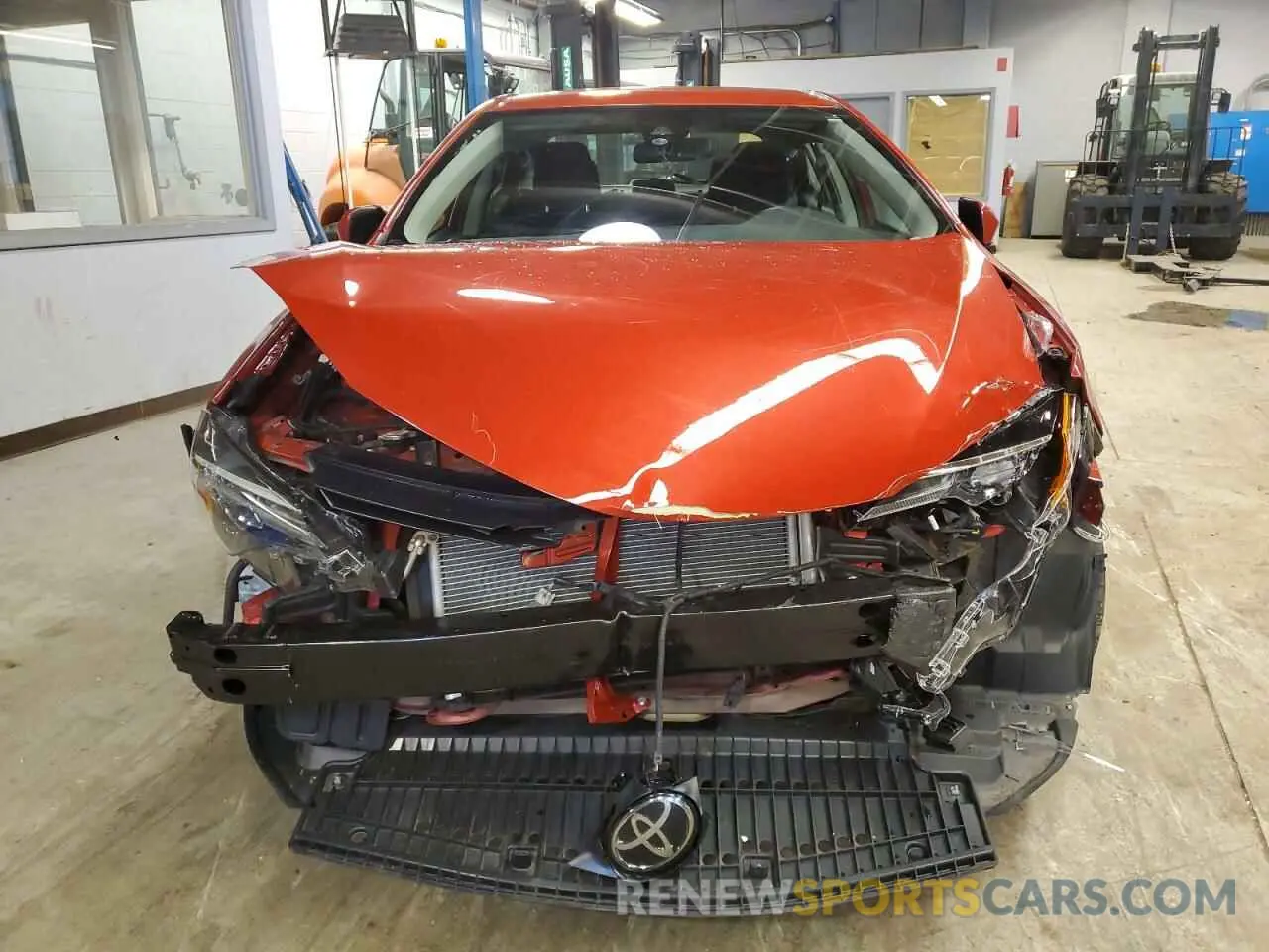 5 fotografías del automóvil dañado 2T1BURHE8KC130666 TOYOTA COROLLA 2019