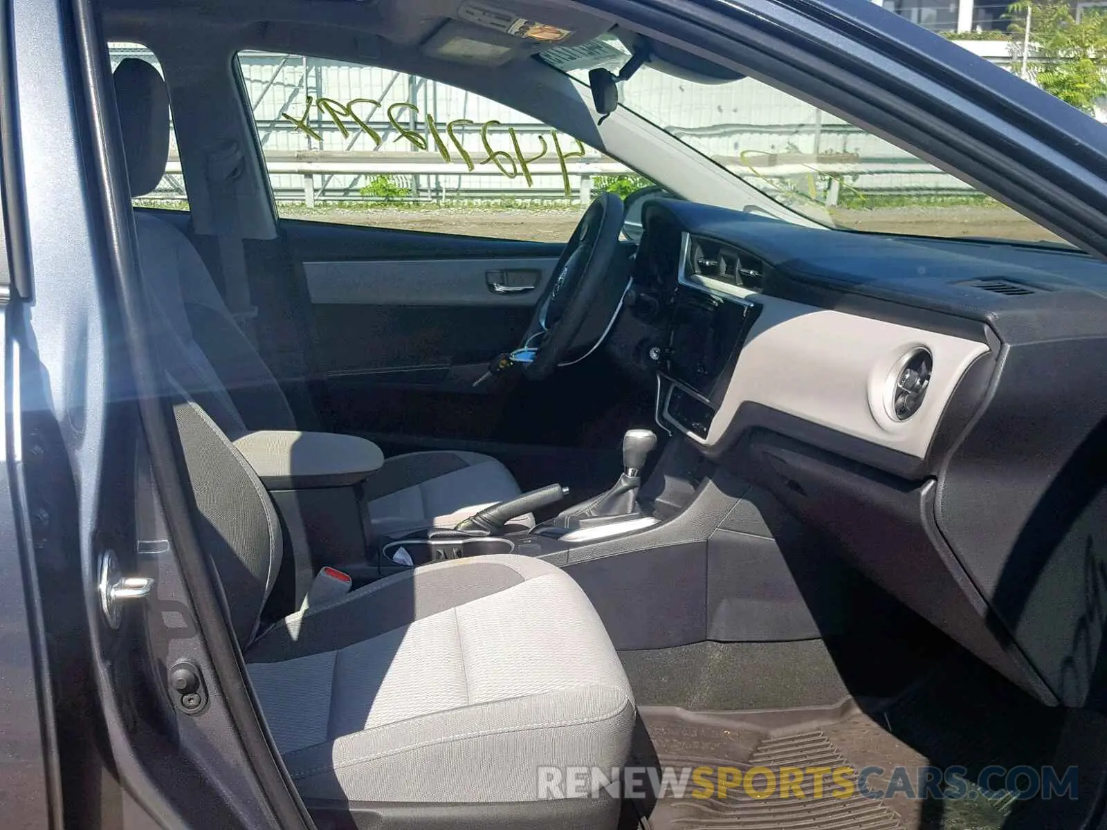 5 fotografías del automóvil dañado 2T1BURHE8KC134944 TOYOTA COROLLA 2019