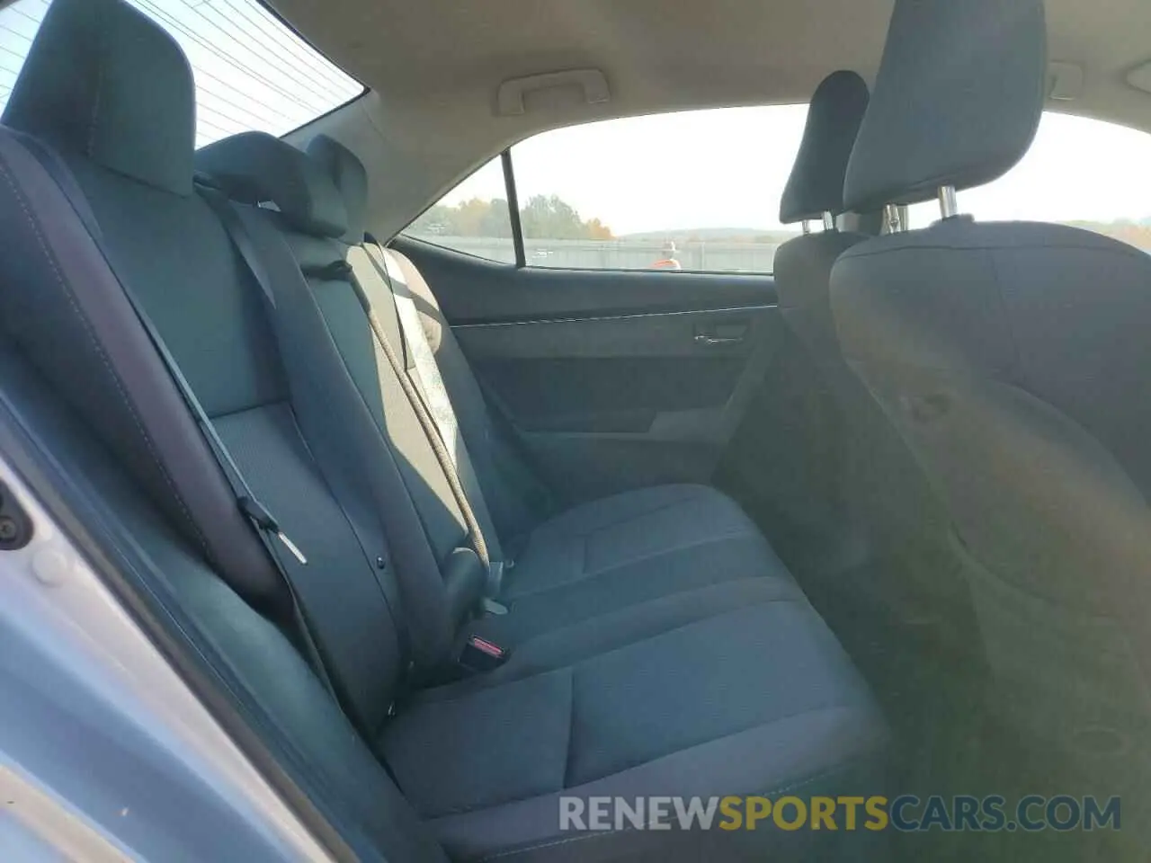 10 fotografías del automóvil dañado 2T1BURHE8KC149041 TOYOTA COROLLA 2019