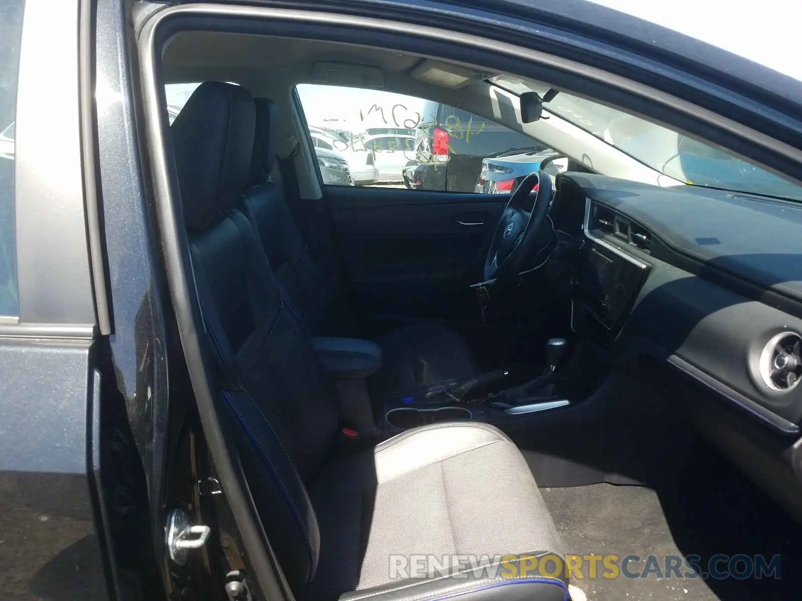 5 fotografías del automóvil dañado 2T1BURHE8KC163831 TOYOTA COROLLA 2019