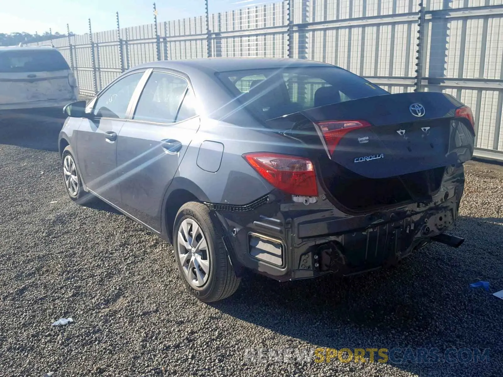3 fotografías del automóvil dañado 2T1BURHE8KC167636 TOYOTA COROLLA 2019