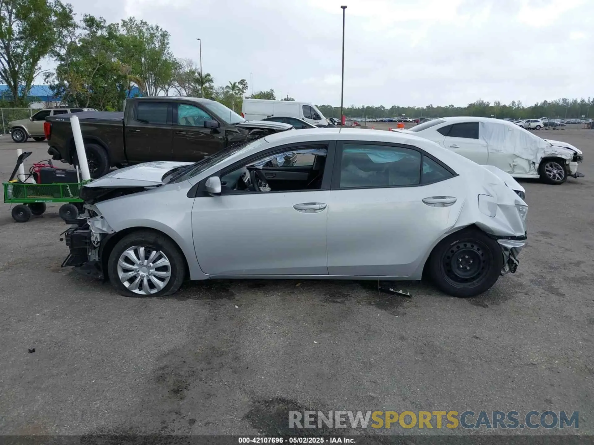 14 fotografías del automóvil dañado 2T1BURHE8KC170584 TOYOTA COROLLA 2019