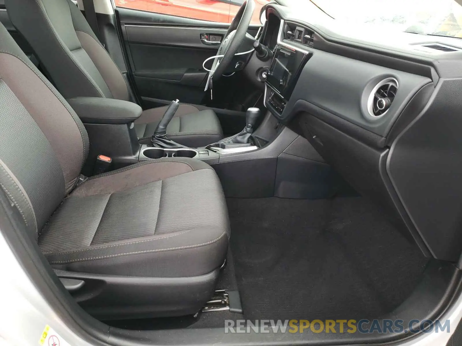 5 fotografías del automóvil dañado 2T1BURHE8KC174697 TOYOTA COROLLA 2019