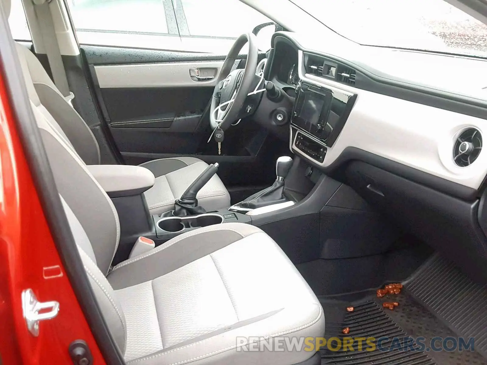5 fotografías del automóvil dañado 2T1BURHE8KC206810 TOYOTA COROLLA 2019