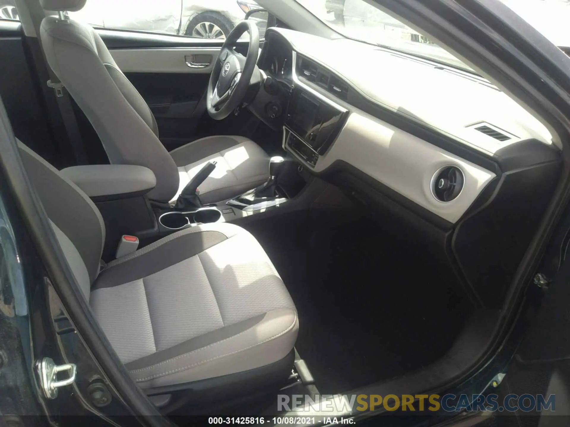 5 fotografías del automóvil dañado 2T1BURHE8KC208475 TOYOTA COROLLA 2019